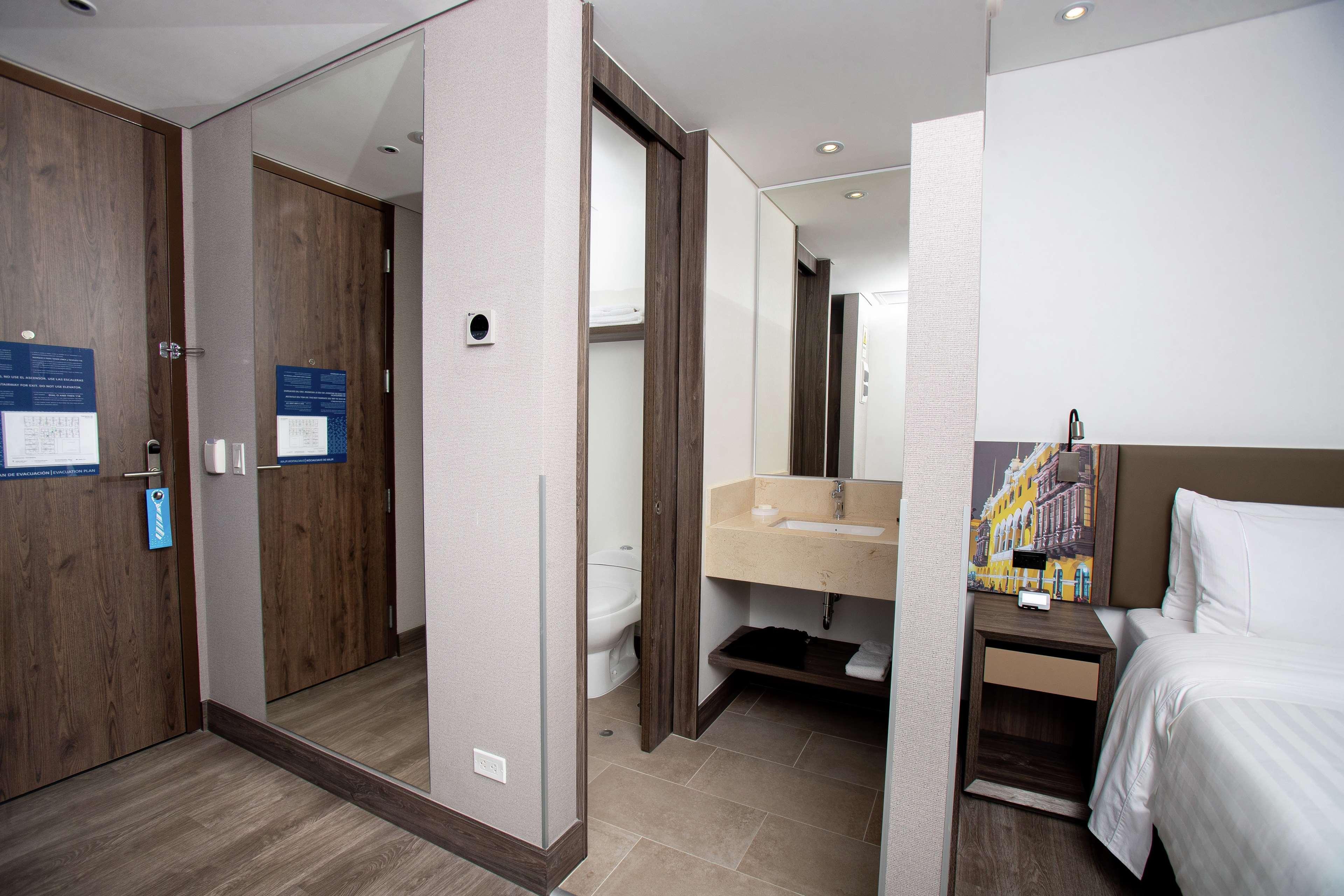 Hotel Hampton By Hilton Lima San Isidro Exterior foto