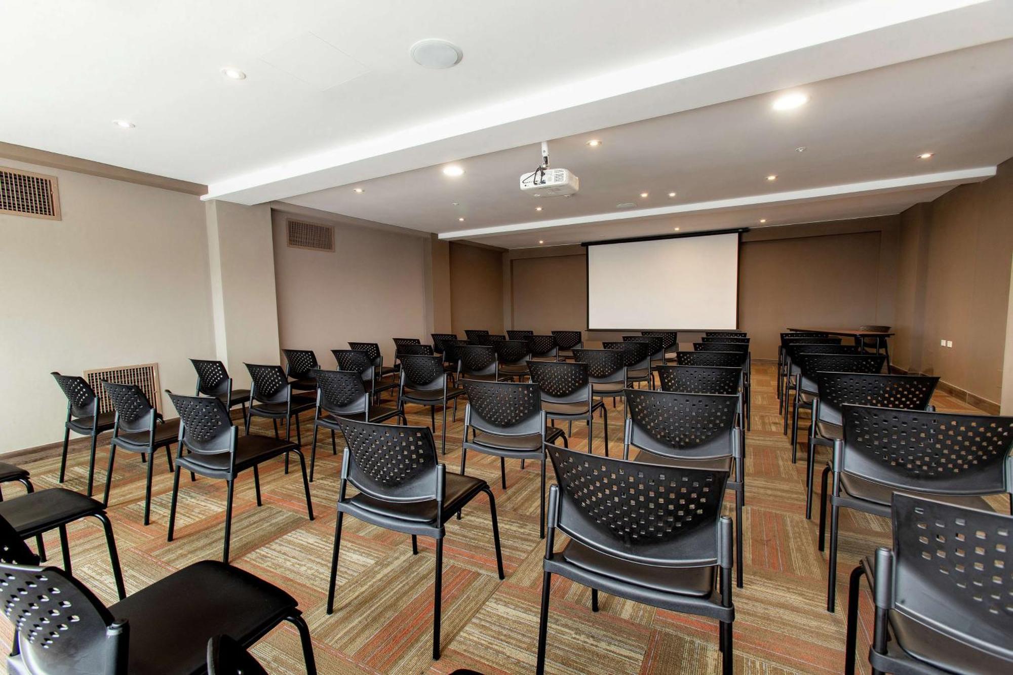 Hotel Hampton By Hilton Lima San Isidro Exterior foto